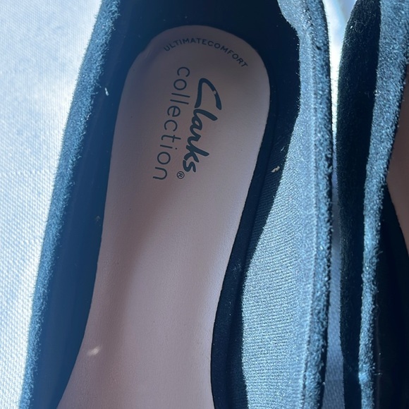 Clarks Women's Black Suede Pumps size 9
New never worn with tags on sole - Picture 2 of 6